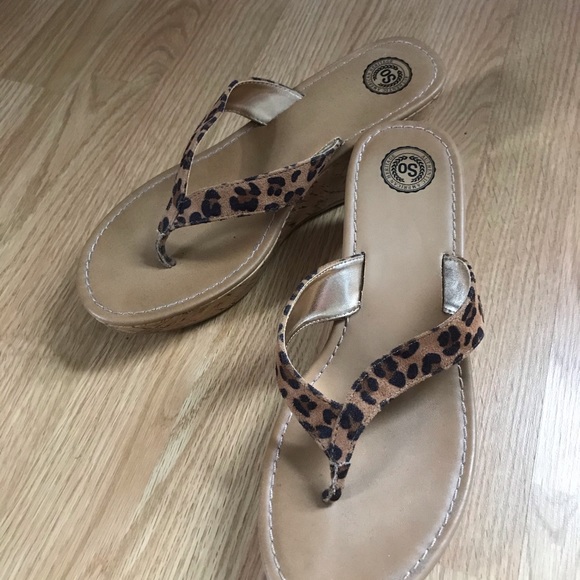 Leopard wedge sandals – size 10 - Picture 2 of 2